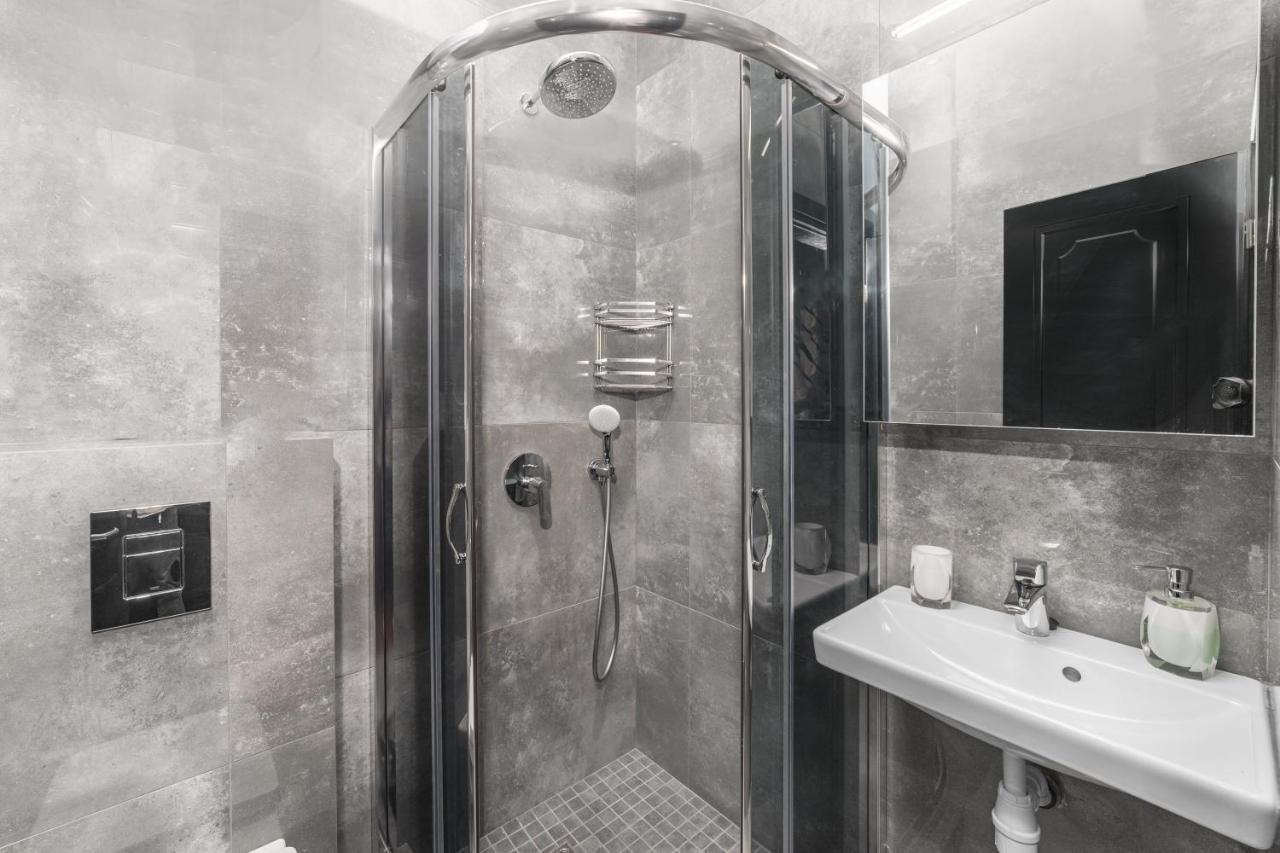 Apart Hotel D'Monica Odesa Exterior photo